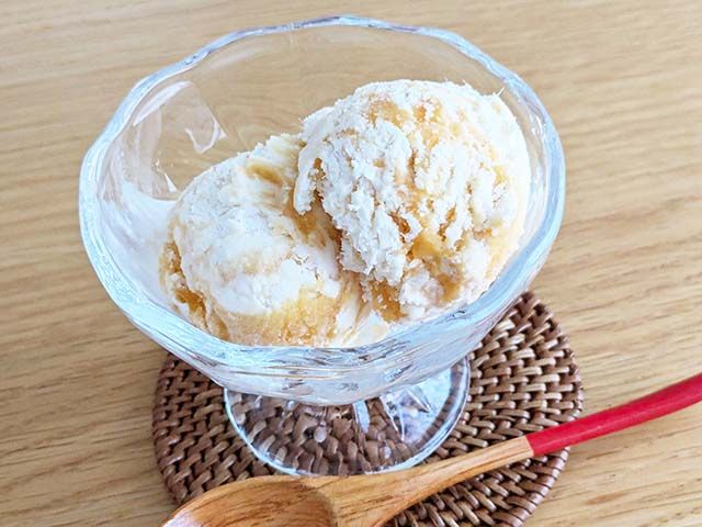 ガラスの器に盛られたマンゴーアイス