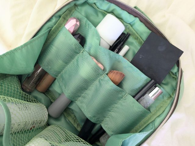 実際にコスメをいれた様子2