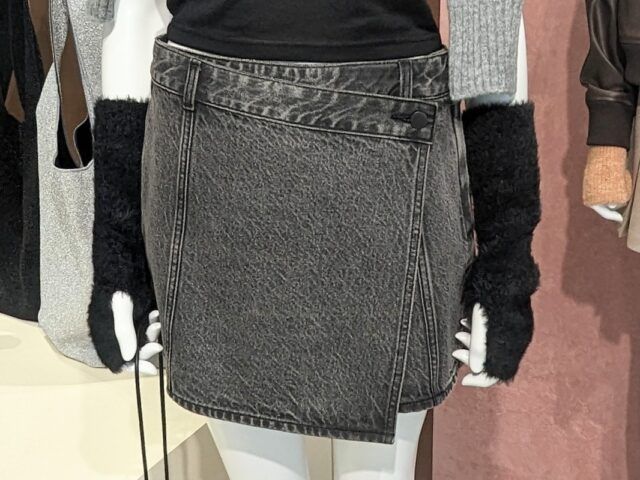 GU」デニムスコート」