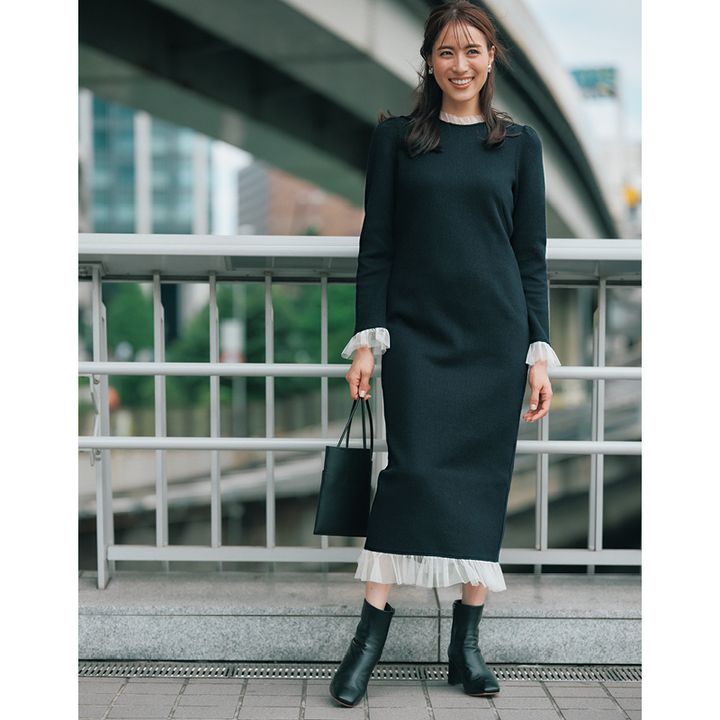 ニットワンピース×ブーツの笹川友里さんの写真
