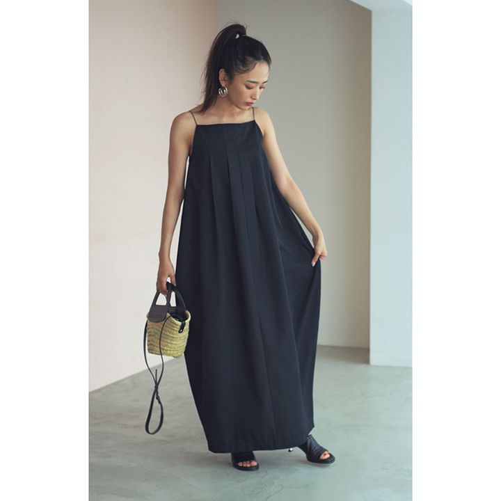 エッグワンピを着用している近藤千尋さんの写真