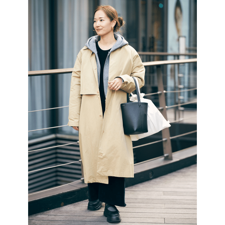 黒ワンピ×コートの読者スナップの写真