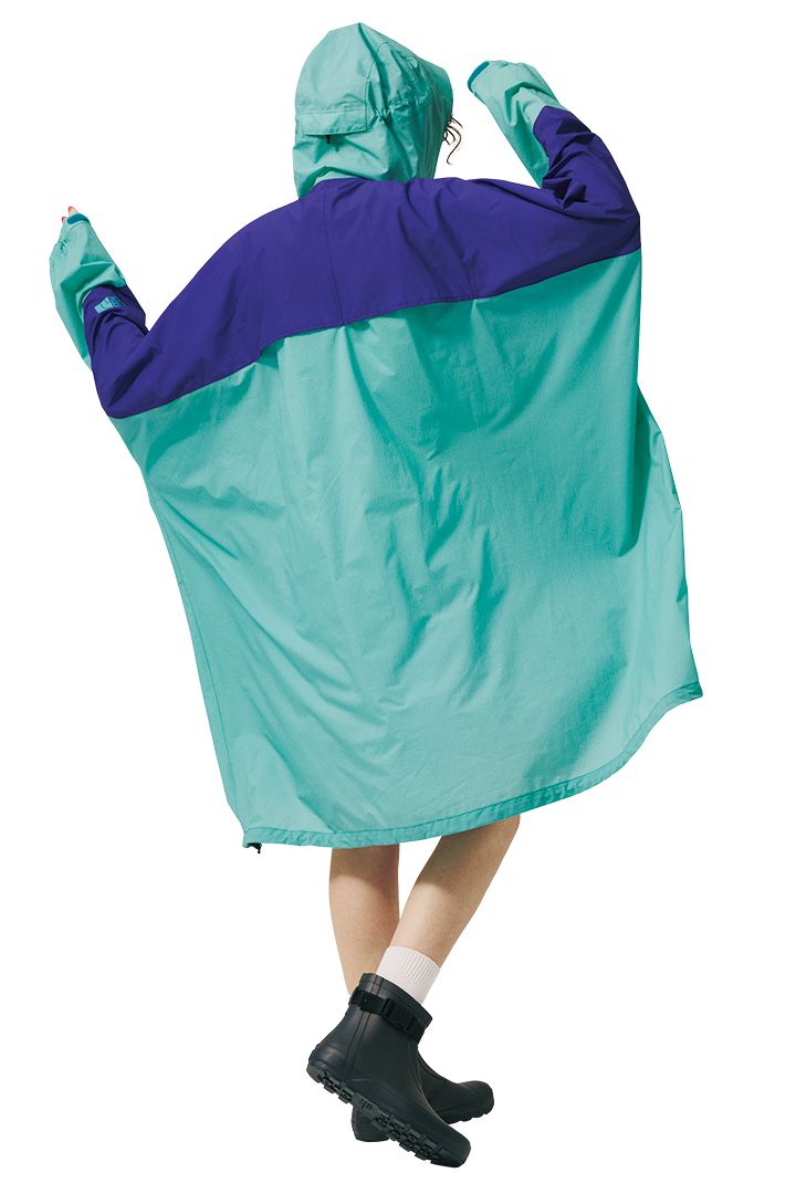 雨の日をおしゃれに機能的に着こなしたい！センスのいい折りたたみ傘、レインシューズなど