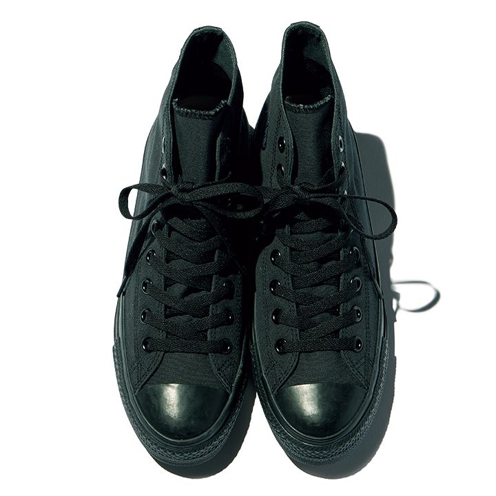 雨の日をおしゃれに機能的に着こなしたい！センスのいい折りたたみ傘、レインシューズなど