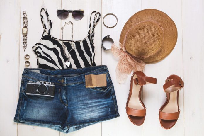 オバ見えファッションの特徴6つ｜40～50代女性の着こなし術もご紹介