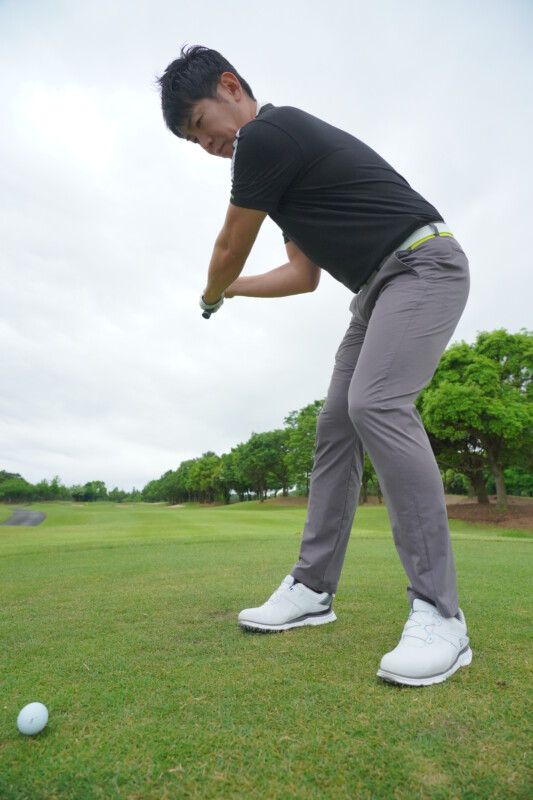 ドライバーの飛距離を伸ばす“足の動き”とは…？「足の裏を前後に…」