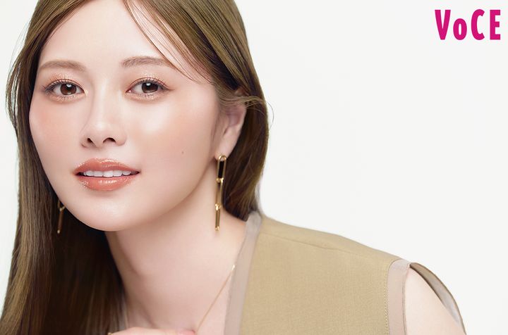 白石麻衣、約5年ぶりにVOCEに登場！ レギュラーモデル・櫻坂46田村保乃へメッセージも