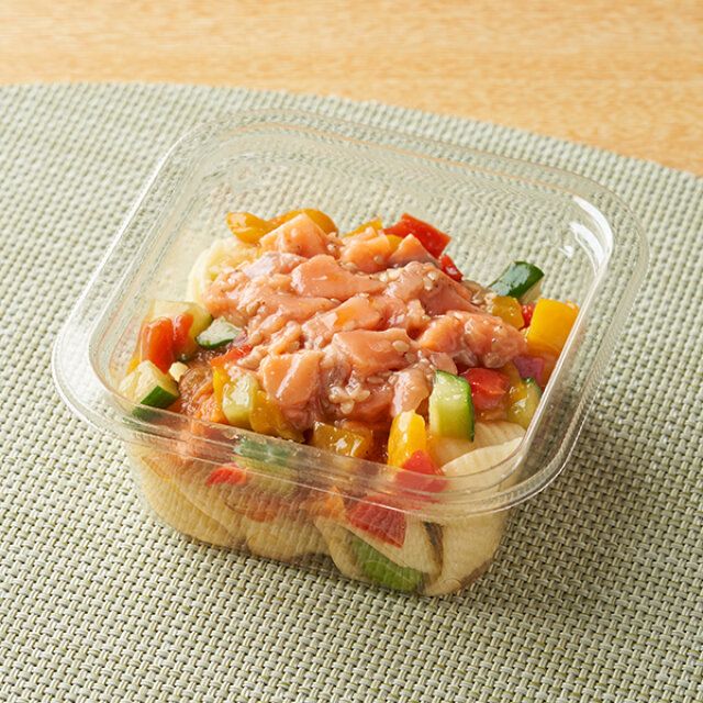ファミリーマート ハワイのおいしさ大集合 サーモンポキ 彩り野菜とマカロニ