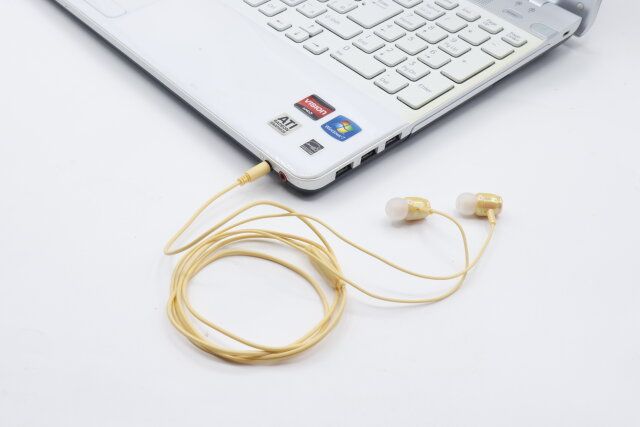 100均ダイソーのステレオイヤホン6