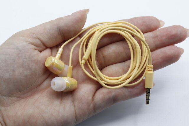 100均ダイソーのステレオイヤホン3