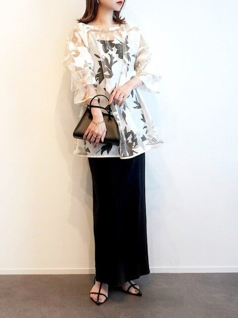 黒キャミワンピースのコーデ2