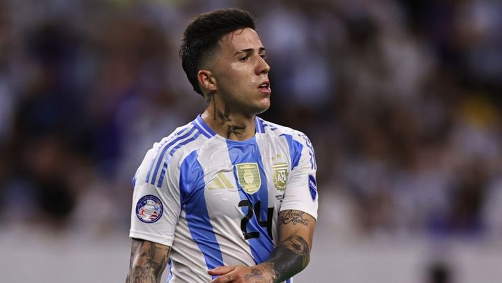 「本当に申し訳ない」人種差別騒動で仏を怒らせたアルゼンチン代表エンソ・フェルナンデスが謝罪