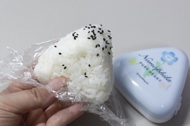 セリア チェリッシュフラワー おにぎり型ケース 2P 仕上がり