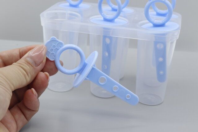 100均ダイソーの手作りアイスキャンディーメーカー4