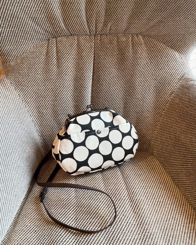 しまむら「がま口水玉バッグ」