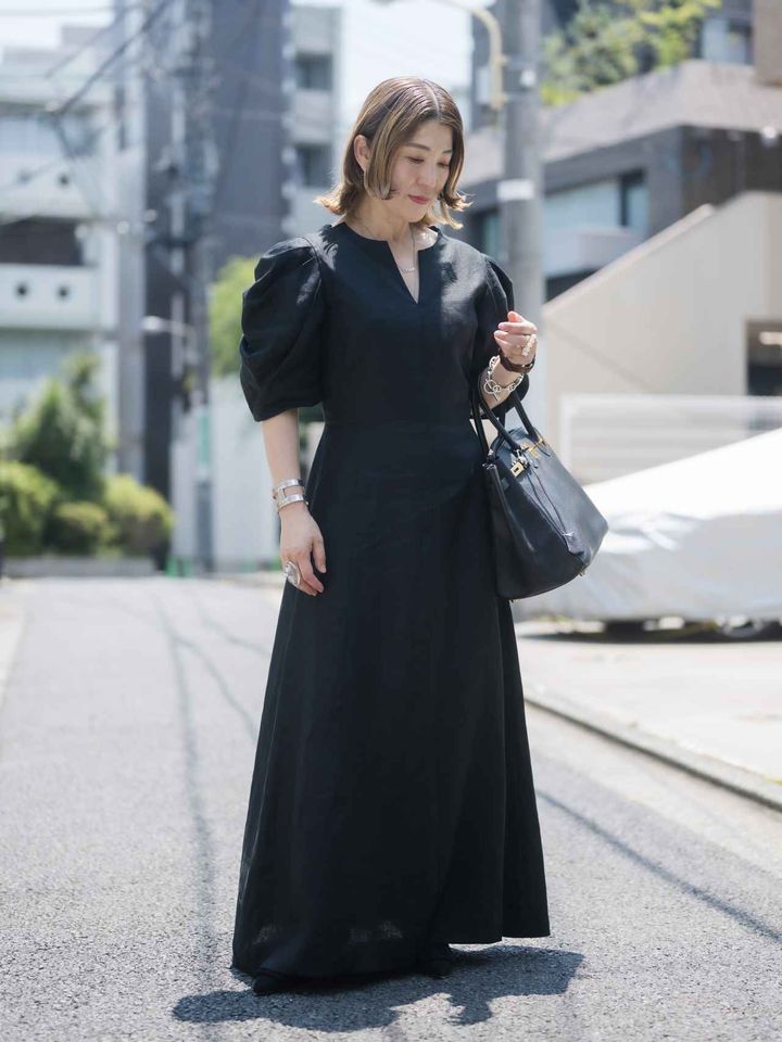 画像: ドレス￥57,200【カオス】 サンダル￥135,300【マノロ ブラニク】 その他／本人私物 出典：カオス