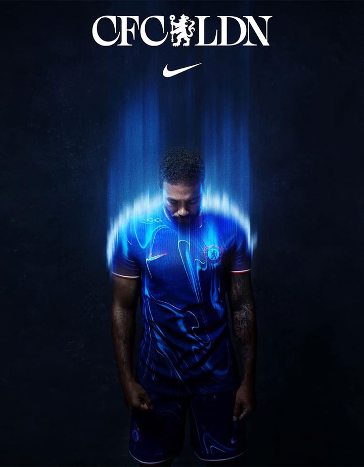 史上最大の問題作？！チェルシーが2024-25新ユニフォームを発表 「青い炎」を大胆に表現