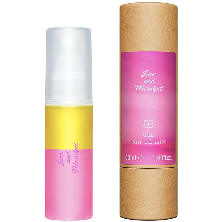油層3、水層7の比率で、定番のヘアオイルと同様の処方。色は夕暮れの日の光を反映した海。ローズにローズマリーやゼラニウムを組み合わせた甘く爽やかなエネルギッシュな香りで、なりたい自分になれるような自信をもたらす。ヘアオイルミスト ラブ アンド マニフェスト 50ml ￥4,180（7月20日より限定発売）
