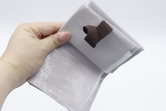 セリア コンパクトレジャーシート 素材