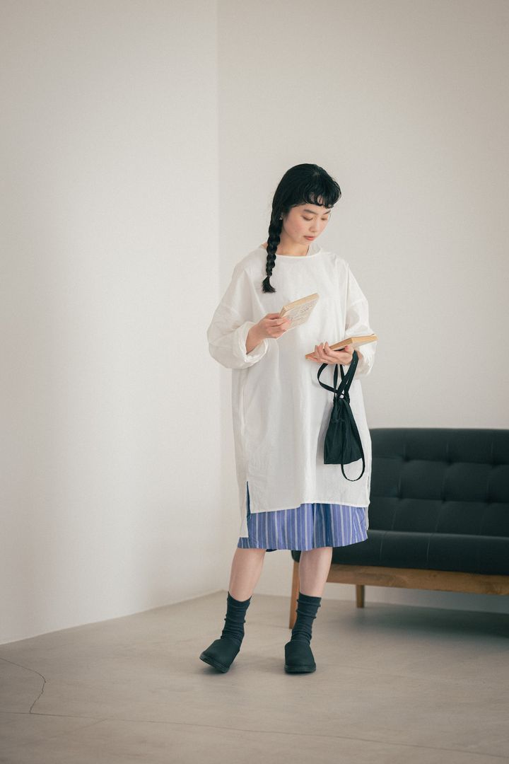 “リネン素材”のトップス着まわし2選。蒸し暑い梅雨におすすめ！【FUDGE FRIEND おしゃれさんの毎日コーディネート｜田中真里奈】