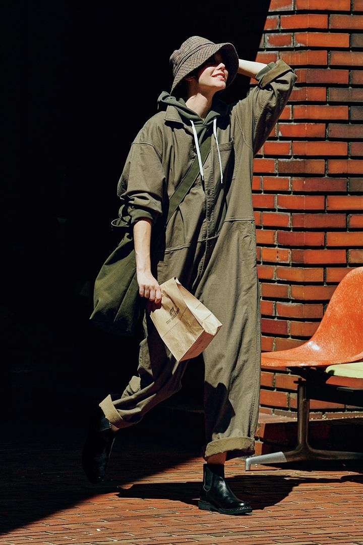 “カーキ”に合うのは何色でどんなコーデ？FUDGEが厳選コーデ例7つを解説