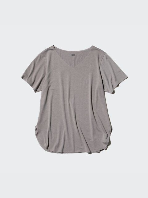 ユニクロのエアリズムシームレスVネックロングT