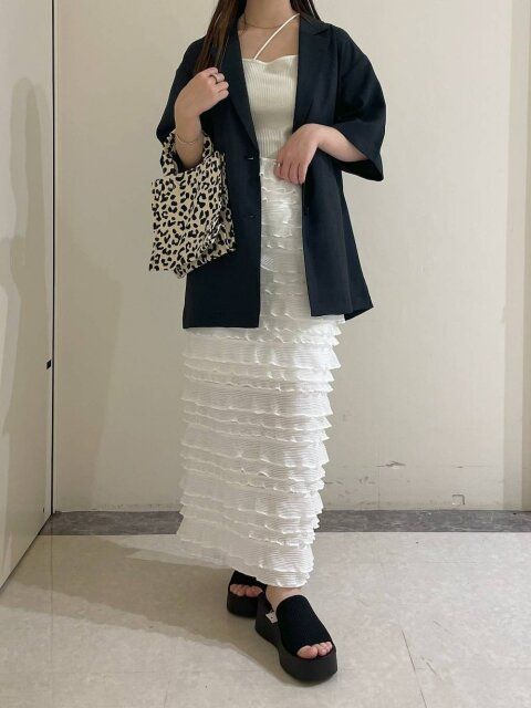 白スカートのコーデ3