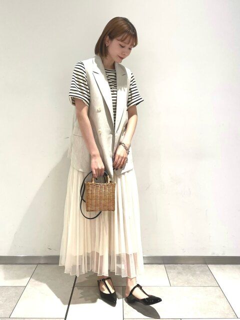 白スカートのコーデ4