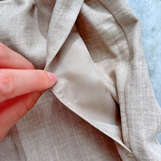 アベイルYURIコラボセットアップのパンツのポケット部分