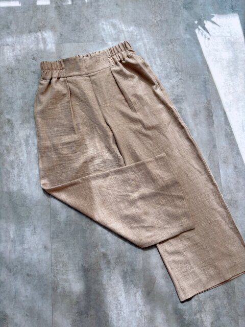 アベイルYURIコラボセットアップのパンツ