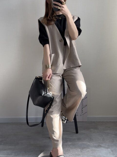 アベイルYURIコラボセットアップのベージュコーデ
