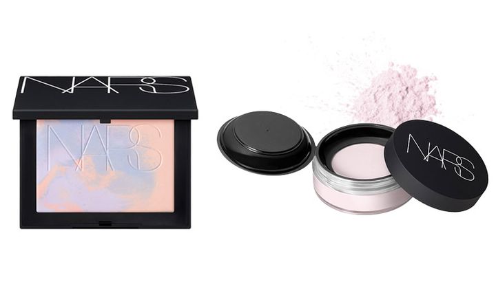 （左）NARS ライトリフレクティング プリズマティック パウダー プレスト（右）NARS ライトリフレクティング プリズマティック パウダー ルース