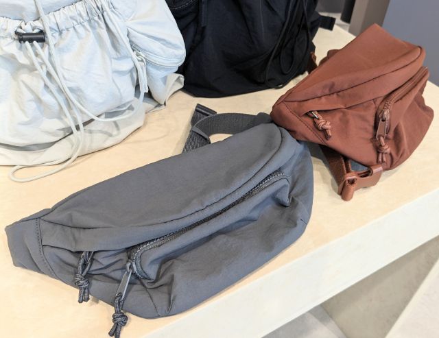 ソフトナイロンボディバッグ