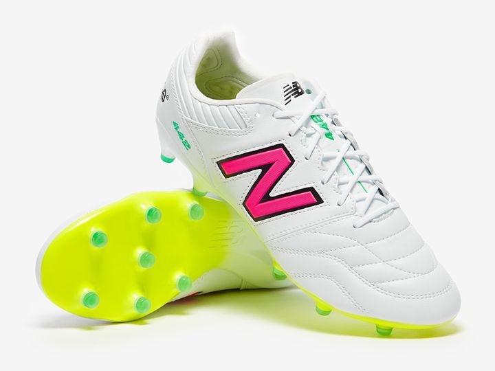 New Balanceのスパイク「442」、最新FGモデルからアッパーが人工に！カンガルーを止めた理由を担当者に聞いてみた