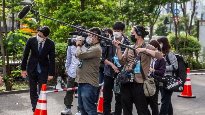 伊東純也、佐野海舟の性加害報道はどう違う？週刊誌報道、新聞報道の信ぴょう性の見極め方を元警察担当記者に聞く