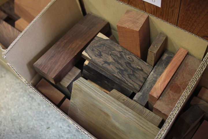 店内にはいまでは採れない貴重な木材も