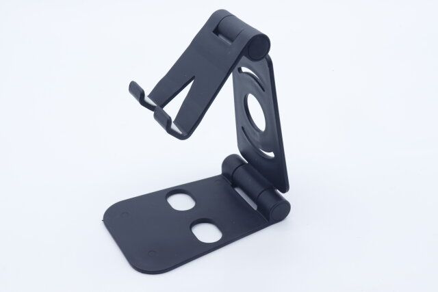 セリアの立派な角度調整ができる 折りたたみ式スマホスタンド