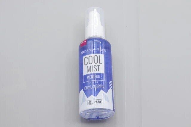 ダイソー冷感ミスト（プッシュタイプ、メントール、100mL）のパッケージ