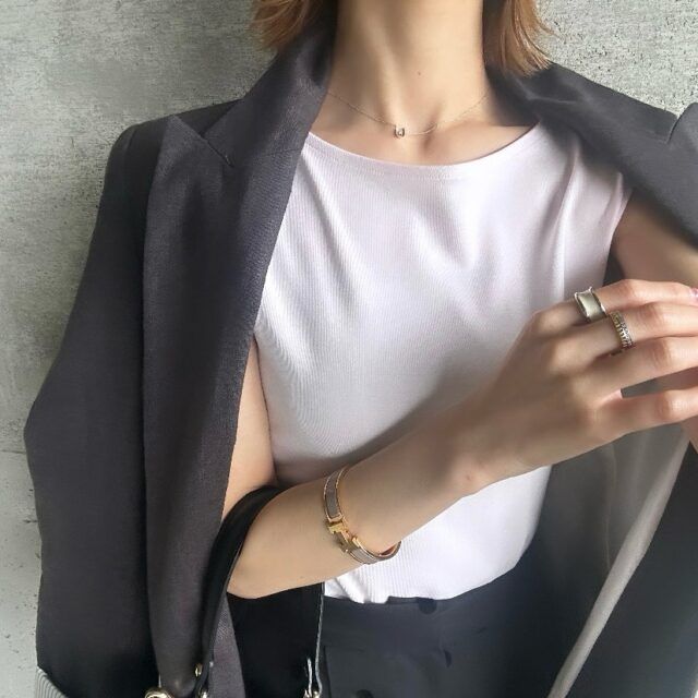 ボートネックノースリーブ