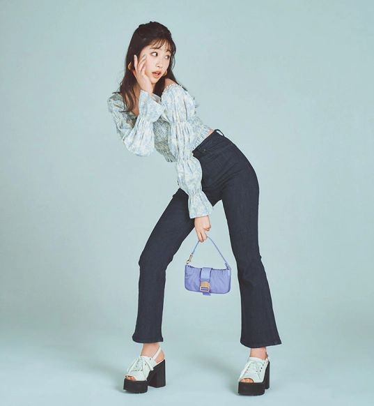 厚底ヒールサンダルコーデ