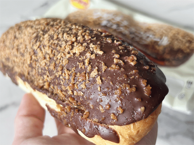 「クランチチョコロール 塩ミルクホイップ」 アップ