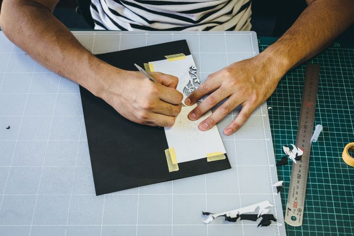 滋賀の深山で暮らす切り絵作家・早川鉄兵さんを訪ねて【トラムのある街〈滋賀〉vol.04】