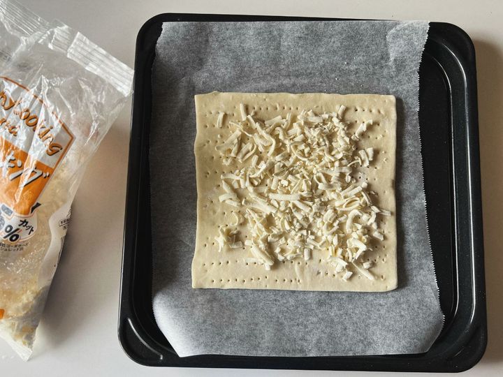 甘じょっぱい桃の生ハムチーズパイの作り方【渡辺友美子のコーヒーに合うお菓子のレシピ vol.52 〜レシピで旅するヨーロッパ〜】