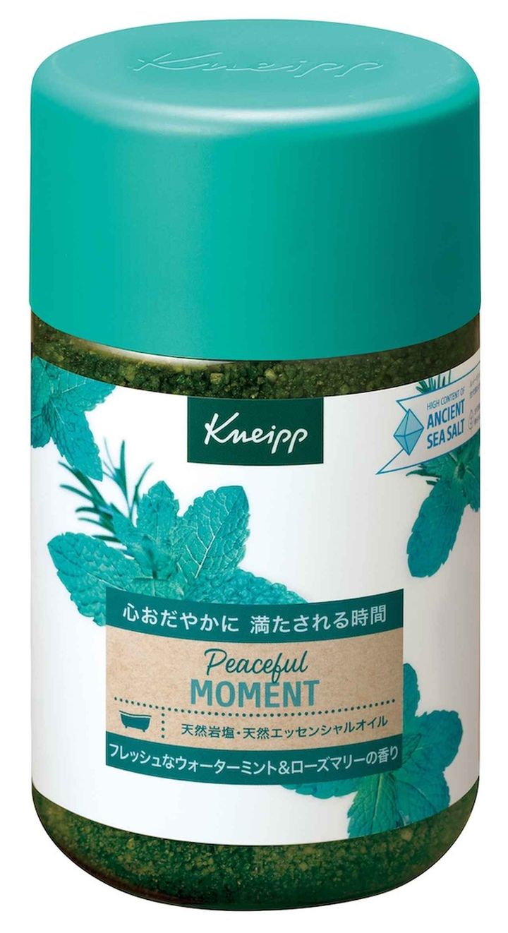 画像: 2億 5千万年前の古代海水から精製したミネラル豊富な天然岩塩のバスソルト。ローズマリーのエッセンシャルオイルとウォーターミントから抽出した天然植物成分を配合。 バスソルト ピースフルモーメント ウォーターミント＆ローズマリーの香り￥2,640（850g）