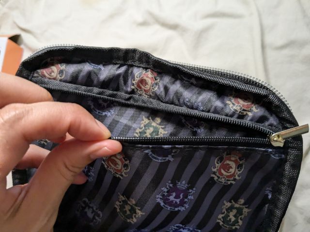 ファスナーポケット