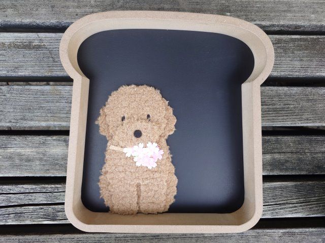 ナチュラルキッチン アンド「ブラックボードトースト」に小物を飾ってみた様子