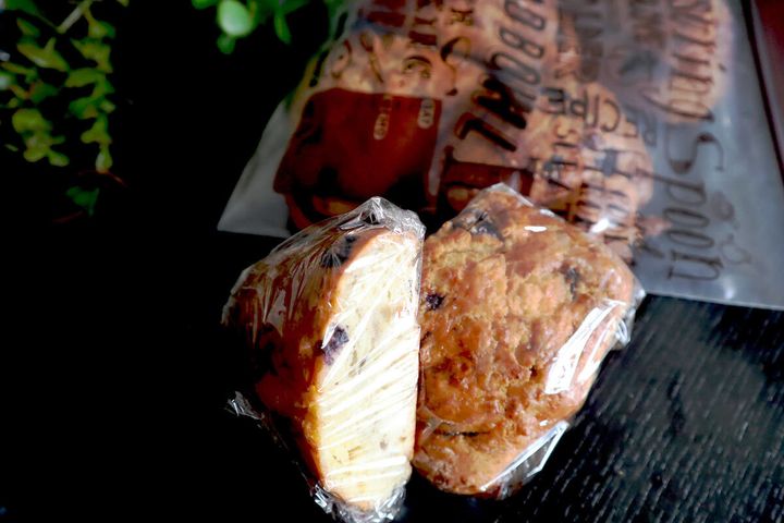 コストコ『ブルーベリー&クリームチーズスコーン』