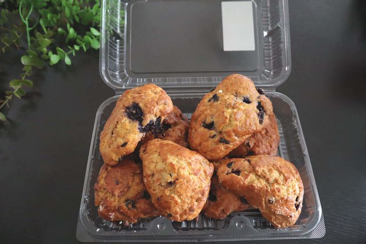 コストコ『ブルーベリー&クリームチーズスコーン』