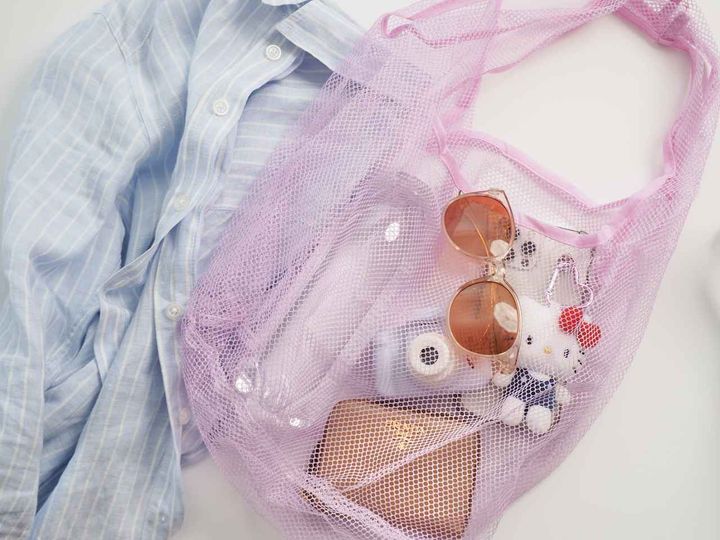 画像1: たっぷり入る大きさ。二重の持ち手が◎。