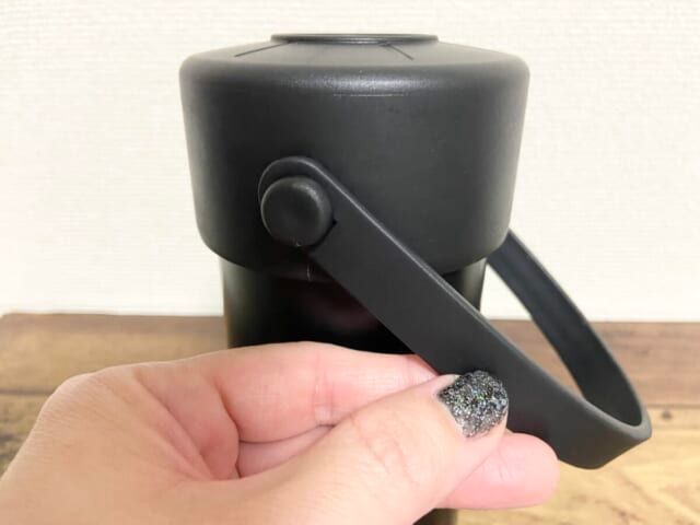 ワークマン 500ml専用真空保冷ペットボトルホルダー 持ち手部分